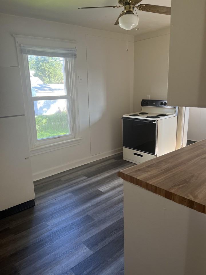 322 W Howard St #2 - Photo 3 of 5