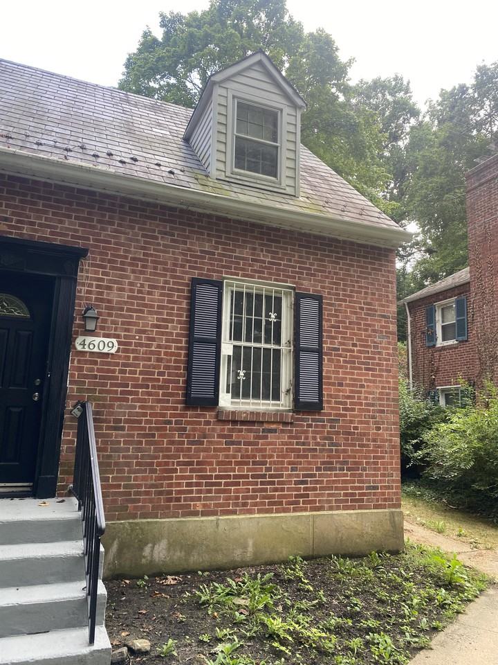 4609 Briarclift Rd #1 - Photo 2 of 21