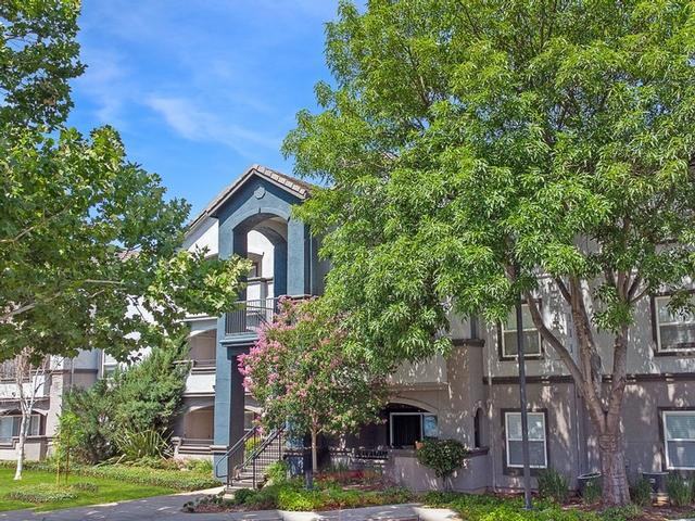 3250 Laurelhurst Dr - Photo 3 of 38