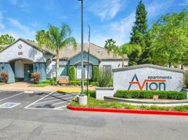 featured image of 3250 Laurelhurst Dr