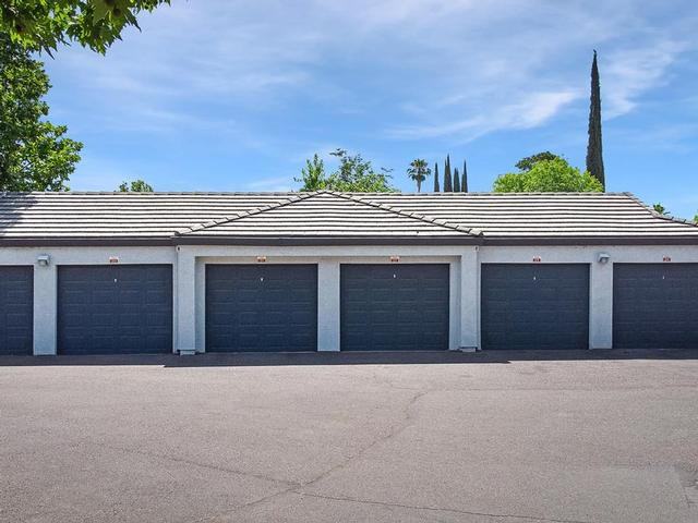 3250 Laurelhurst Dr - Photo 3 of 44