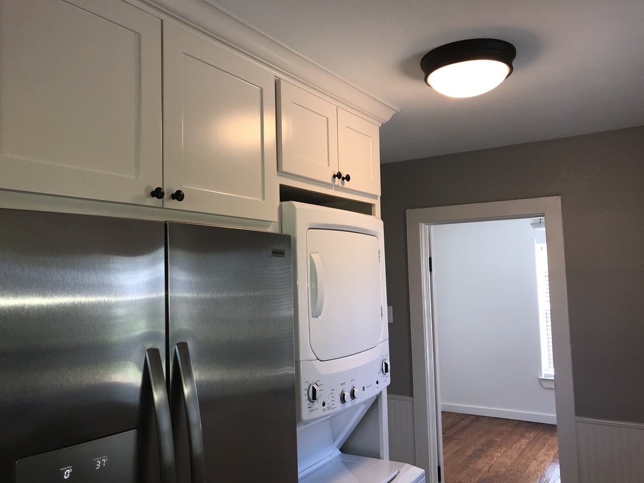 505 W Cedar St - Photo 3 of 9