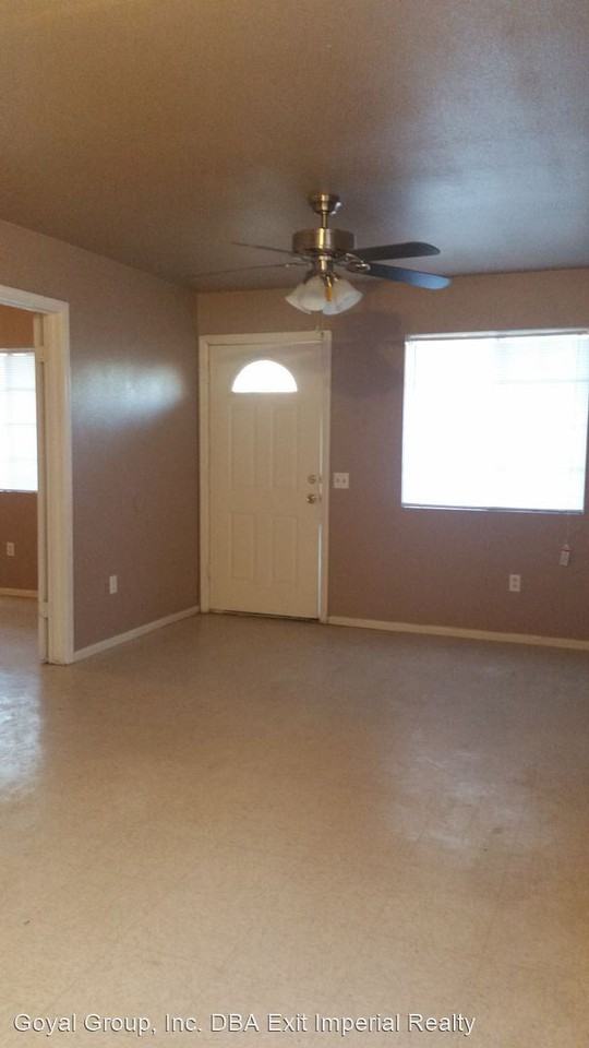 1104 G St #C - Photo 3 of 9