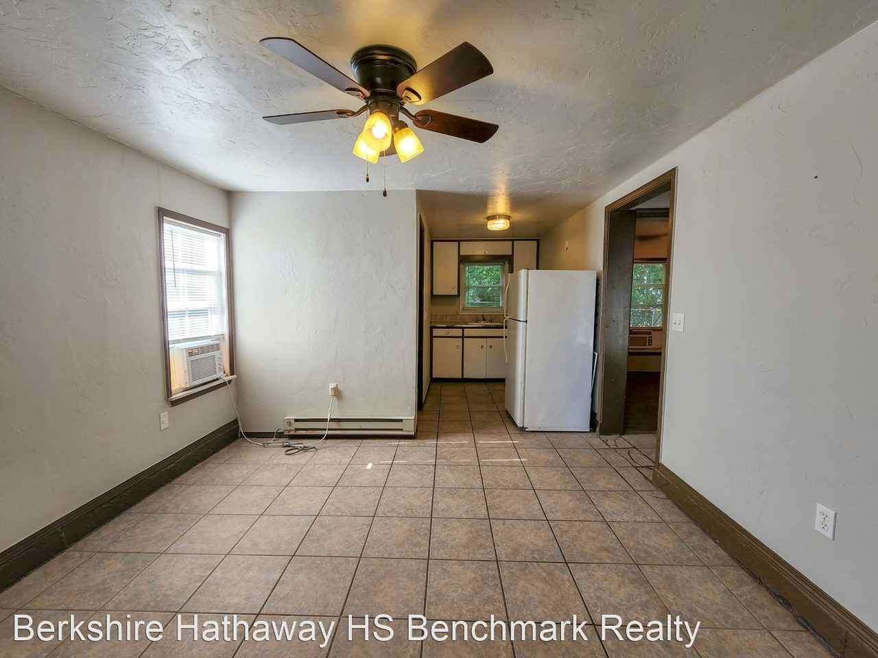 635 W Franklin St - Photo 2 of 22