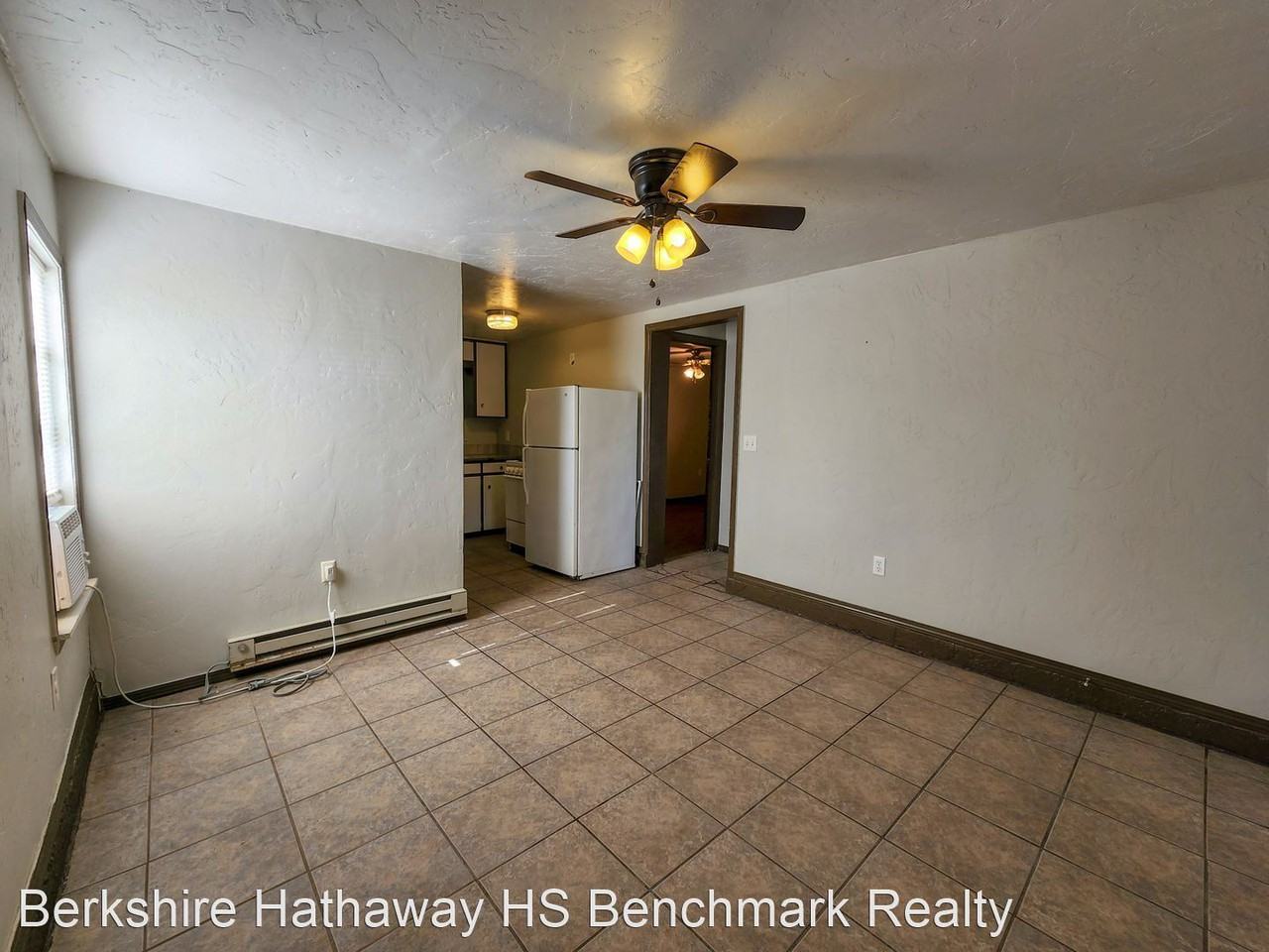 635 W Franklin St - Photo 3 of 22