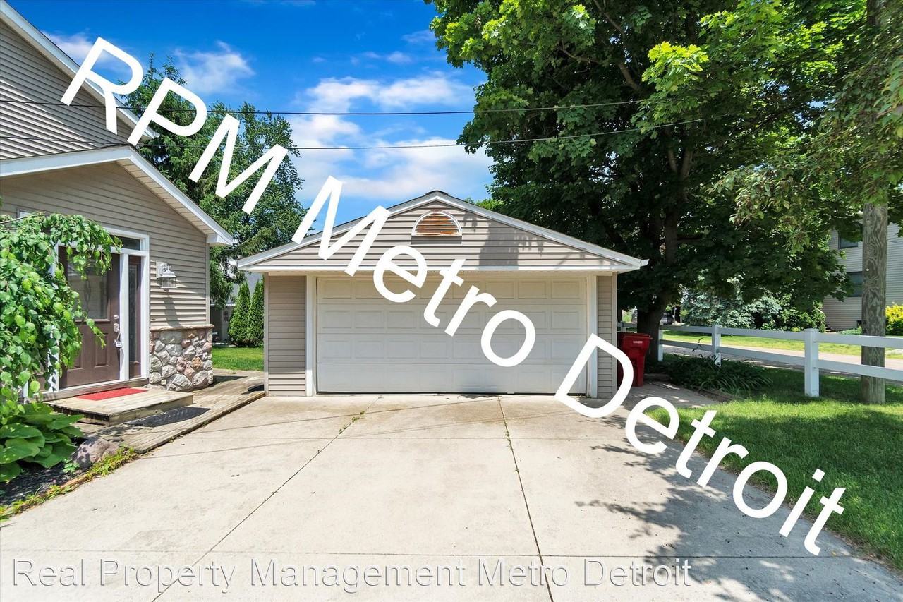 1101 Clute Ct - Photo 3 of 46