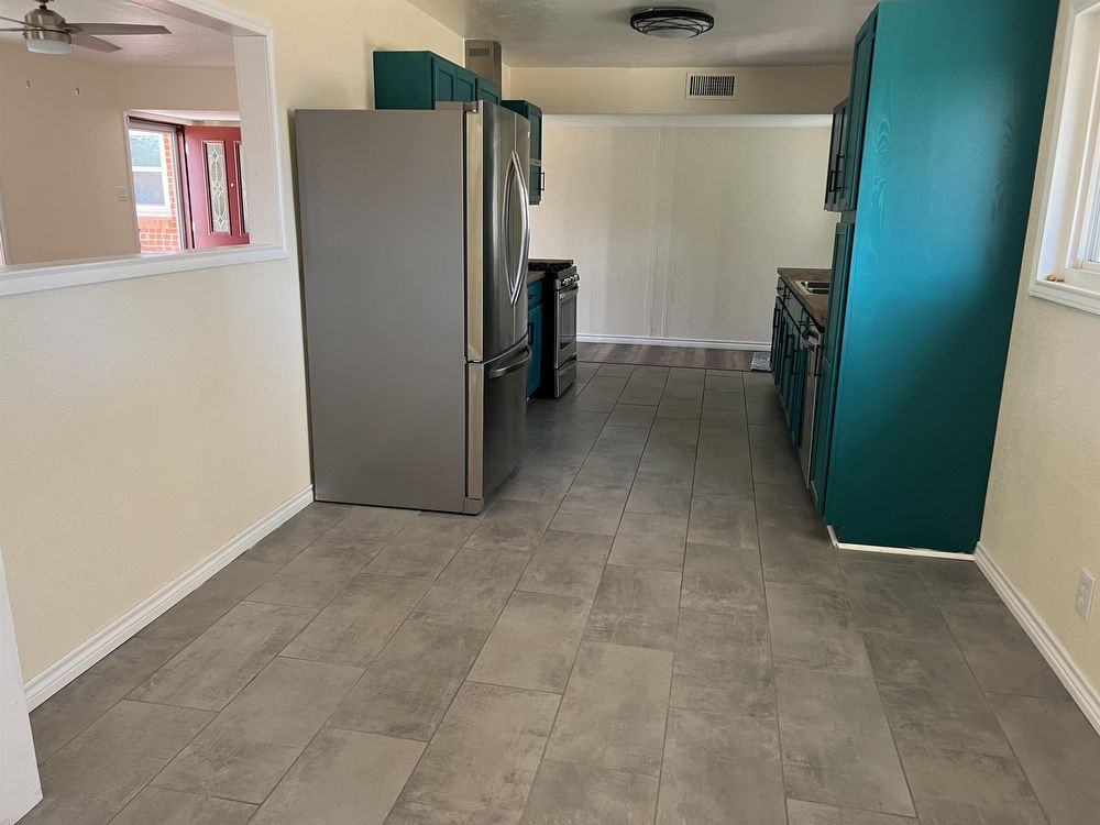 3401 Storey Ave - Photo 2 of 10