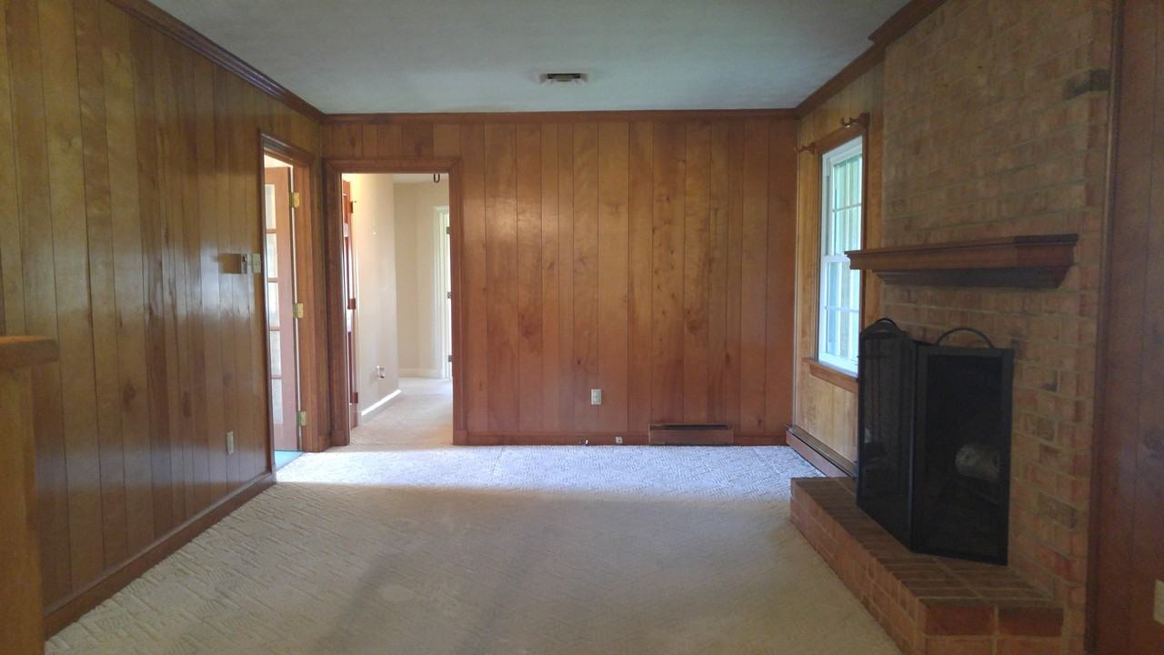 8195 Crestline Ln - Photo 3 of 26