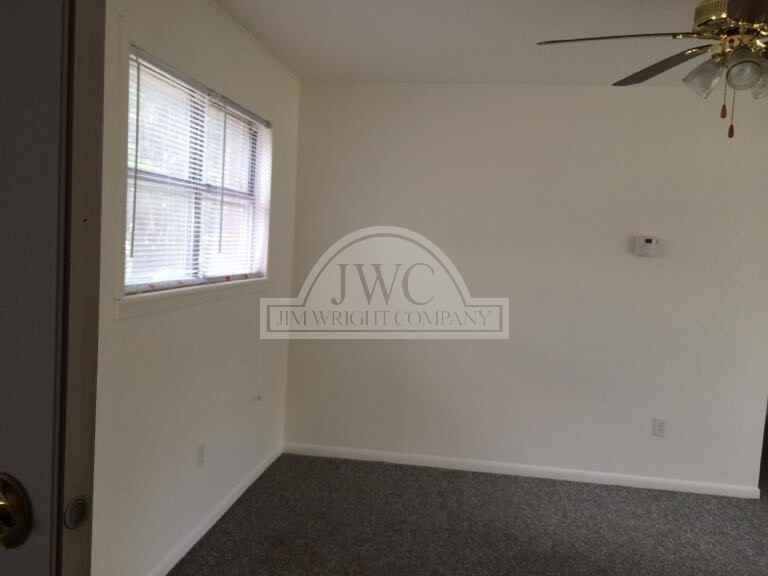 2134 Circle Dr - Photo 3 of 11