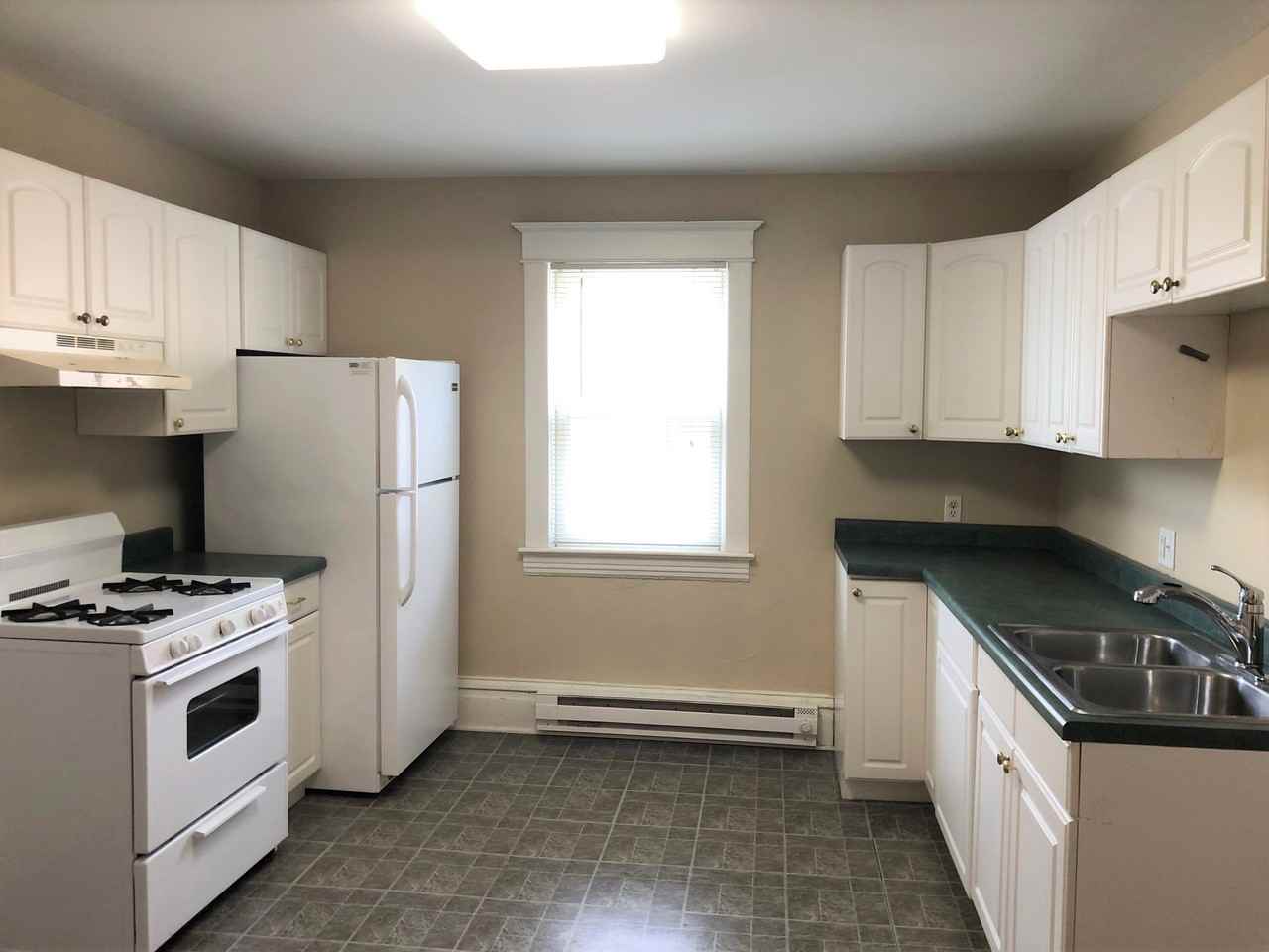 208 S Throop St - Photo 2 of 13