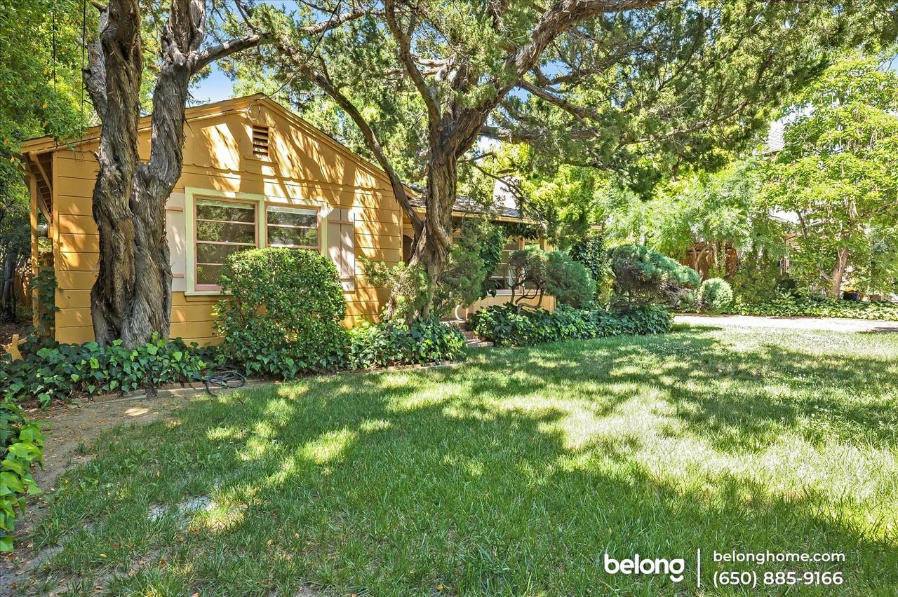 16711 Kennedy Road - Photo 2 of 33