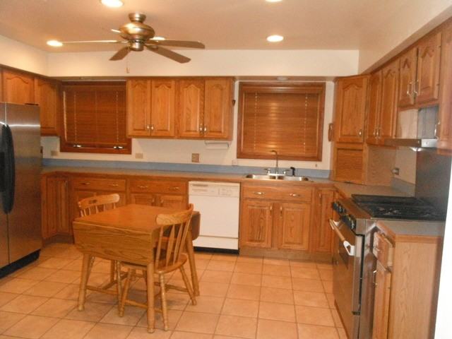 36928 N Waterside Ln - Photo 2 of 16