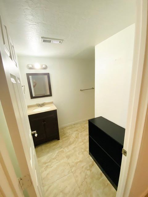 271 E Ailee Ln #1 - Photo 4 of 21