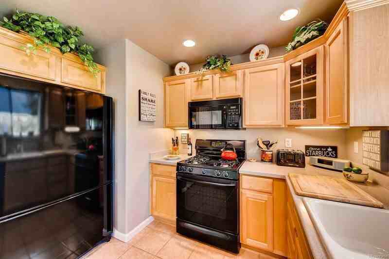 5971 S Waco St - Photo 7 of 28