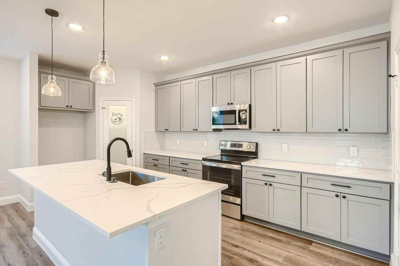 3125 Rutz St - Photo 5 of 21