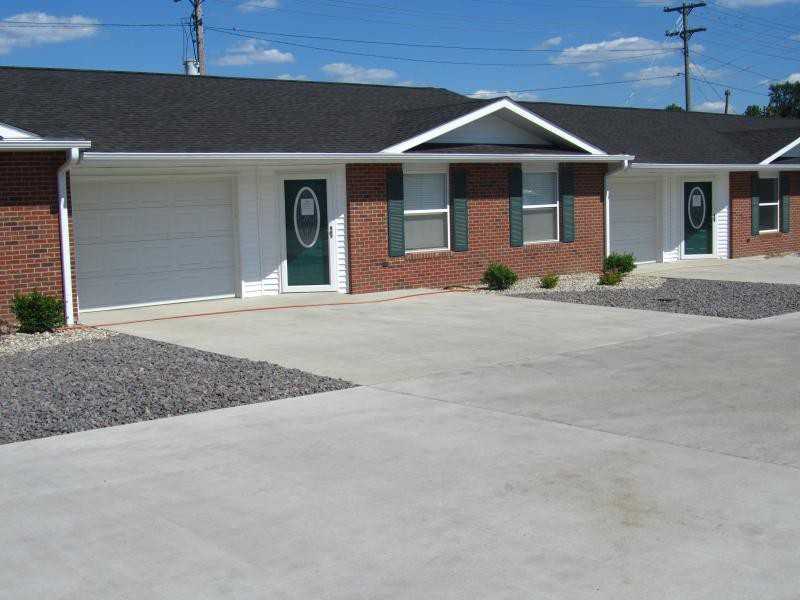 1505 W Central St - Photo 2 of 20