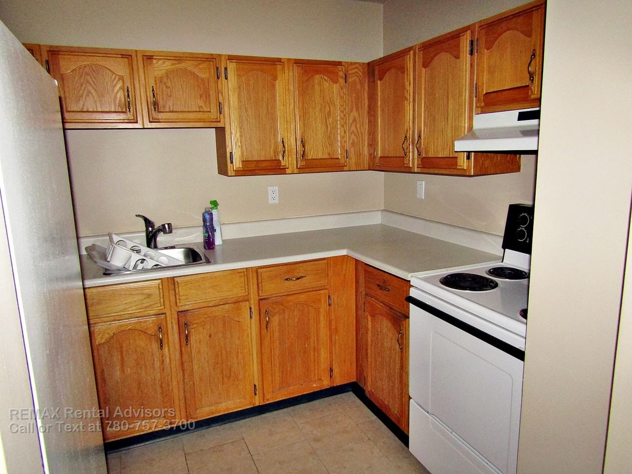 10175 109 St Nw - Photo 2 of 11