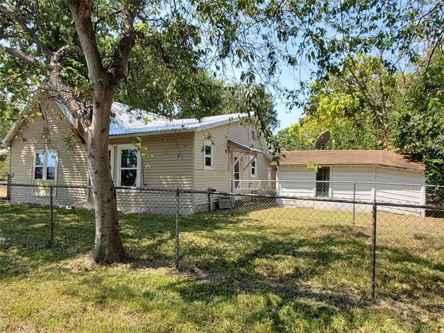 409 E 7th St - Photo 2 of 8