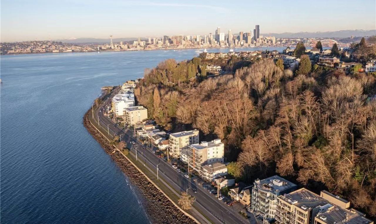 1370 Alki Avenue Southwest #H - Photo 3 of 8