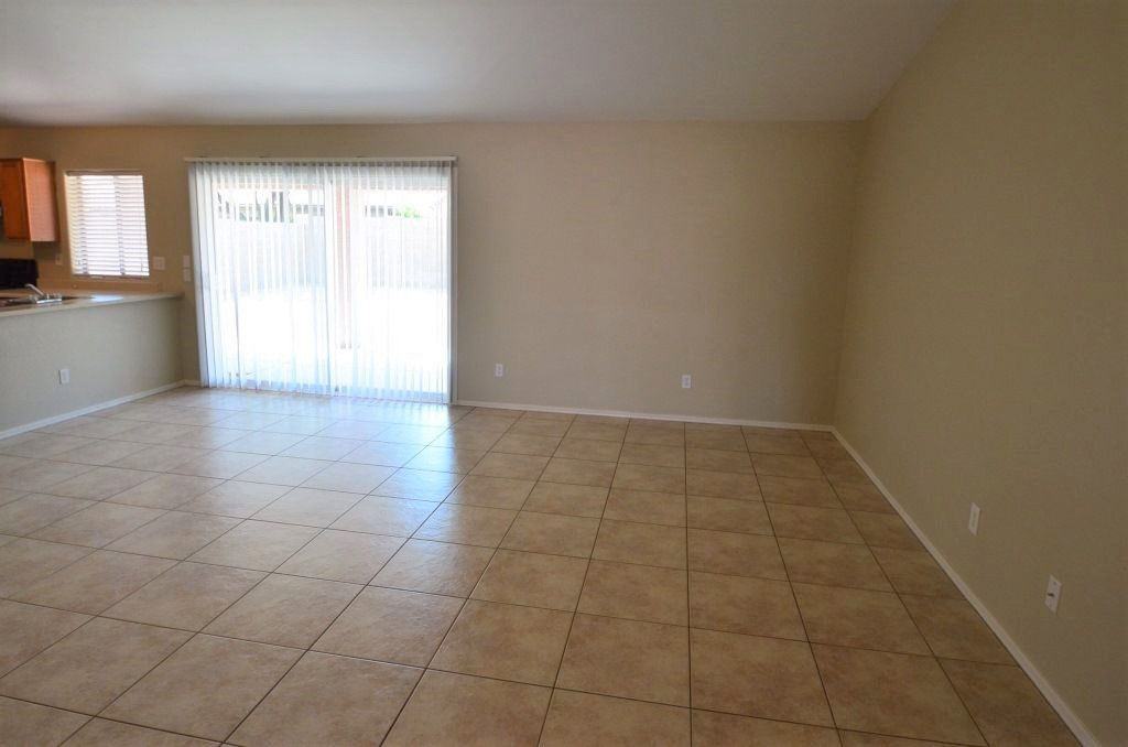 9243 W Mountain View Rd - Photo 3 of 18