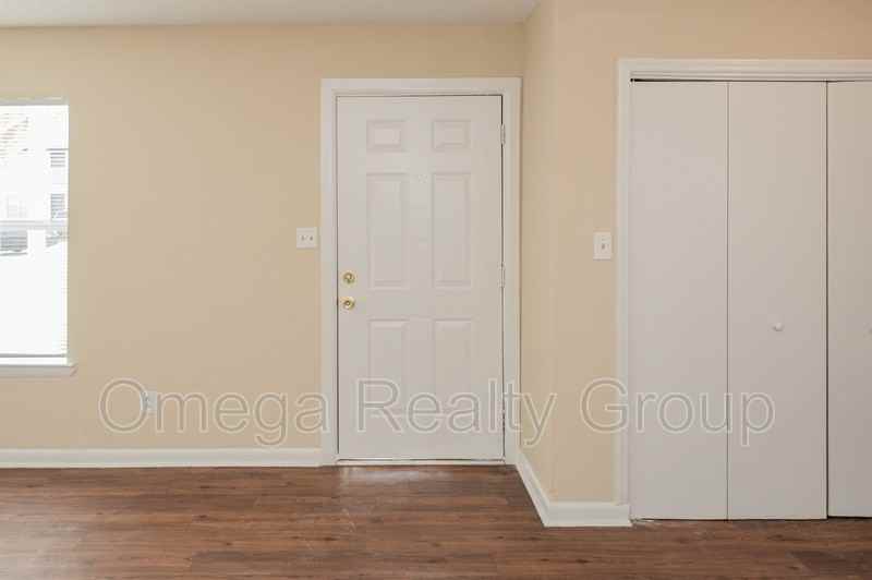 3330 Meridian St N #102 - Photo 3 of 27