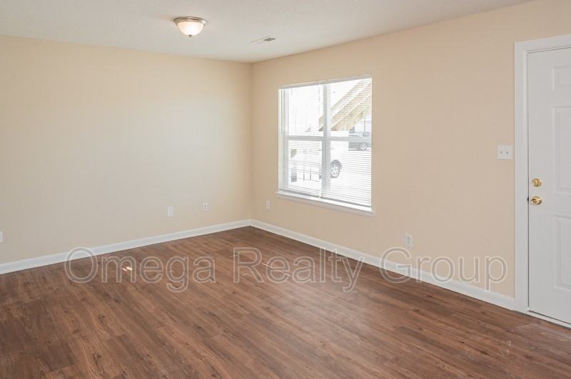 3330 Meridian St N #102 - Photo 4 of 27