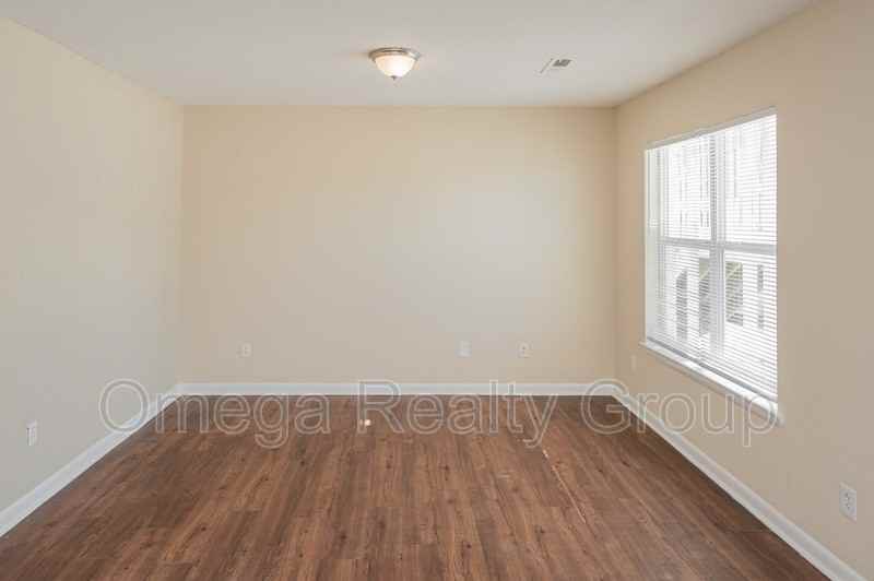 3330 Meridian St N #102 - Photo 5 of 27