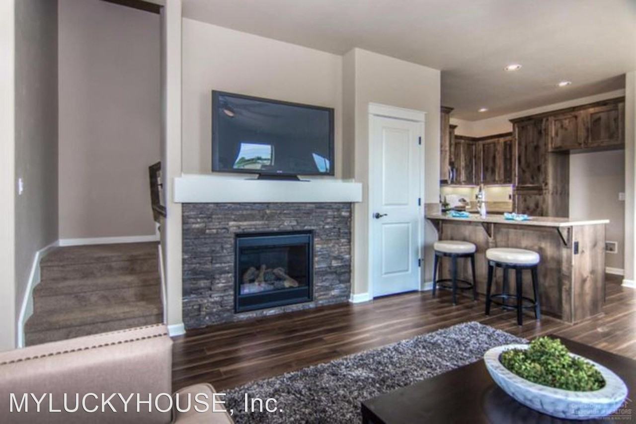 3139 Sw 28th St - Photo 3 of 22