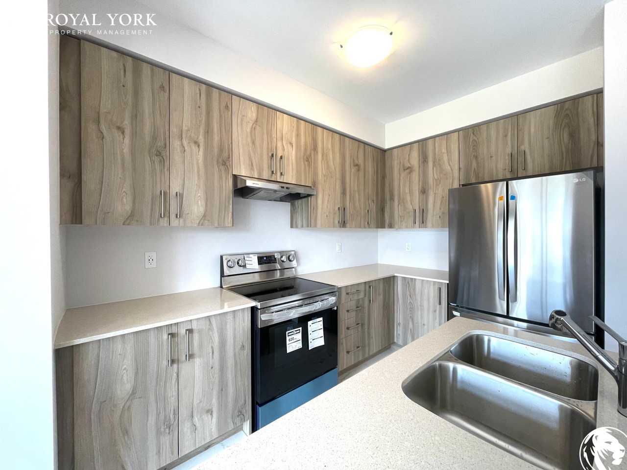 95 Fairey Cres - Photo 2 of 33