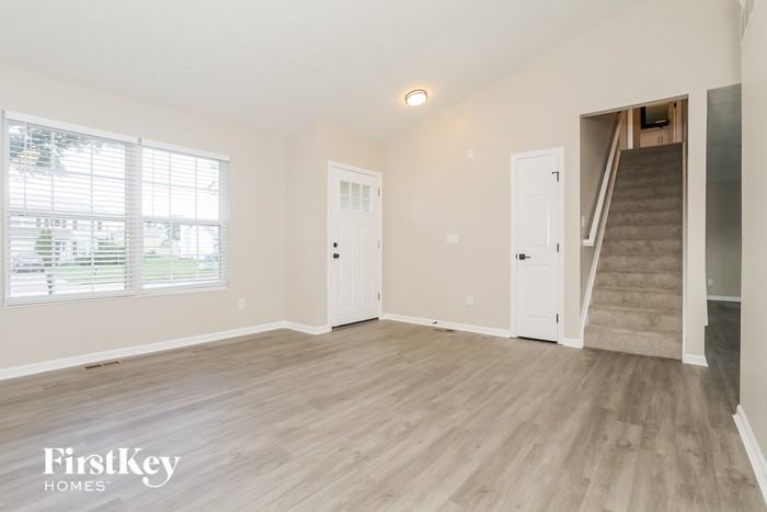 3883 Greenbrook Dr - Photo 3 of 15