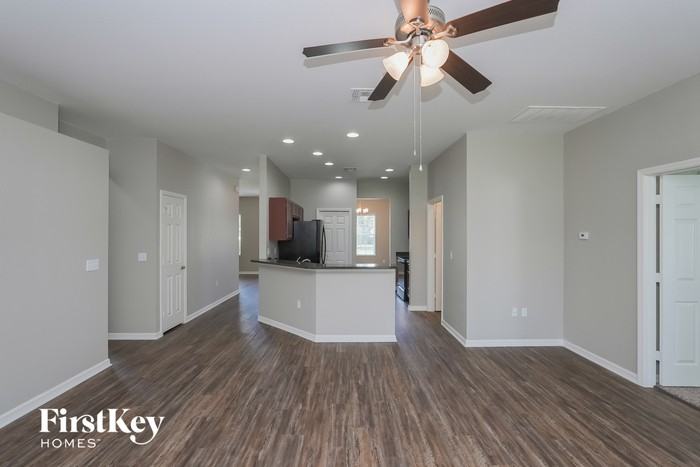 1970 Country Manor St - Photo 3 of 15