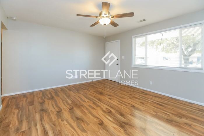 2334 E Sylvia St - Photo 3 of 15