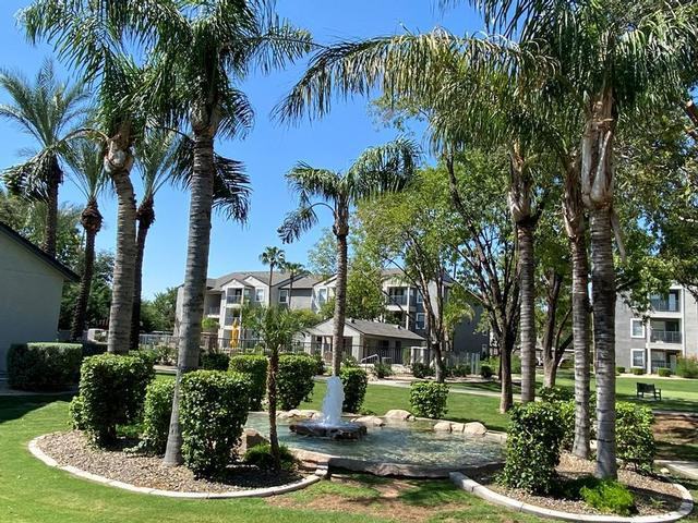 3010 W Yorkshire Dr - Photo 6 of 32