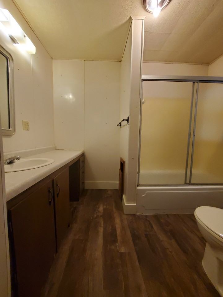 215 1/2 Virden St #1-2 - Photo 3 of 6