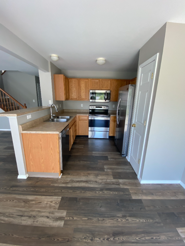 241 Tyndale Dr - Photo 2 of 18