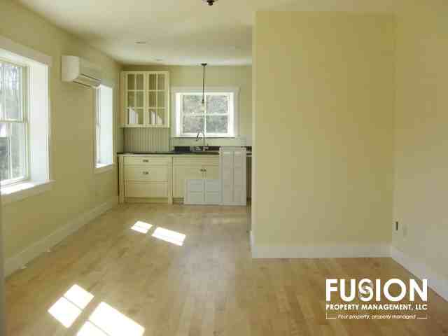 3102 Huntington Rd - Photo 2 of 10