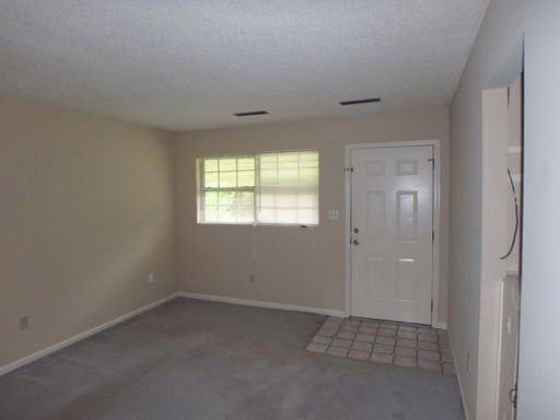 1603 Radcliffe Dr - Photo 3 of 9