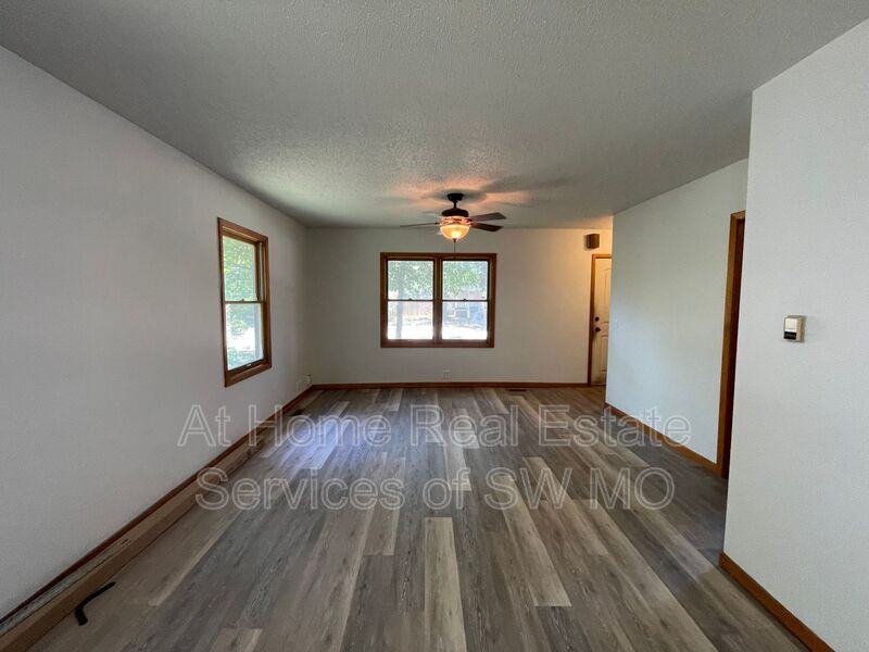 1038 S Stewart Ave - Photo 2 of 4
