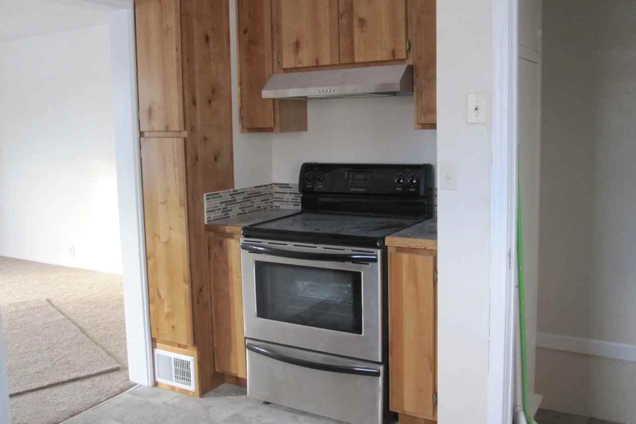 112 Smith Ave - Photo 2 of 17