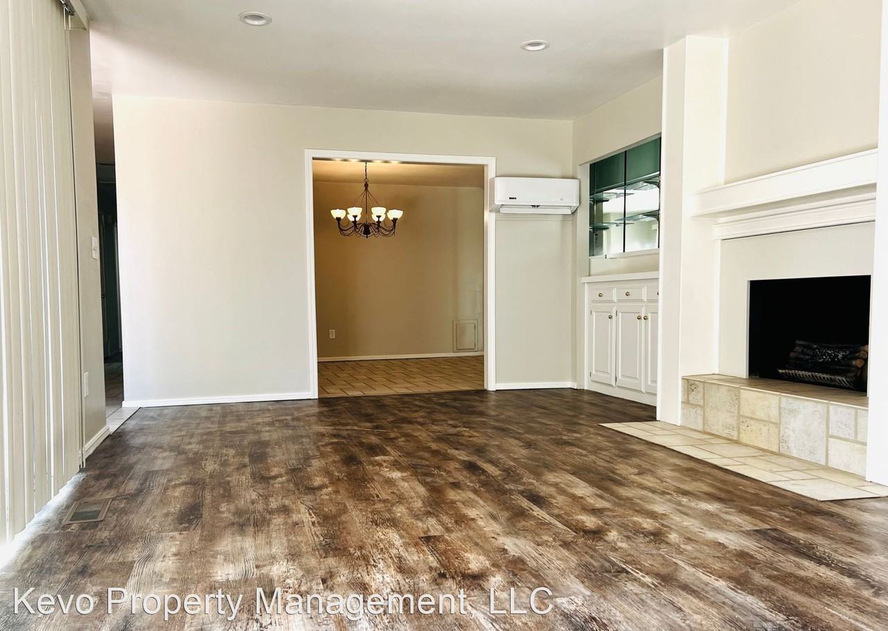 1236 Nw 63rd St - Photo 2 of 16