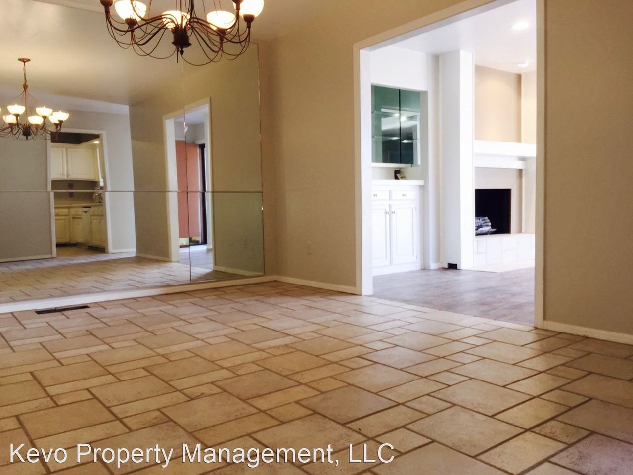 1236 Nw 63rd St - Photo 3 of 16