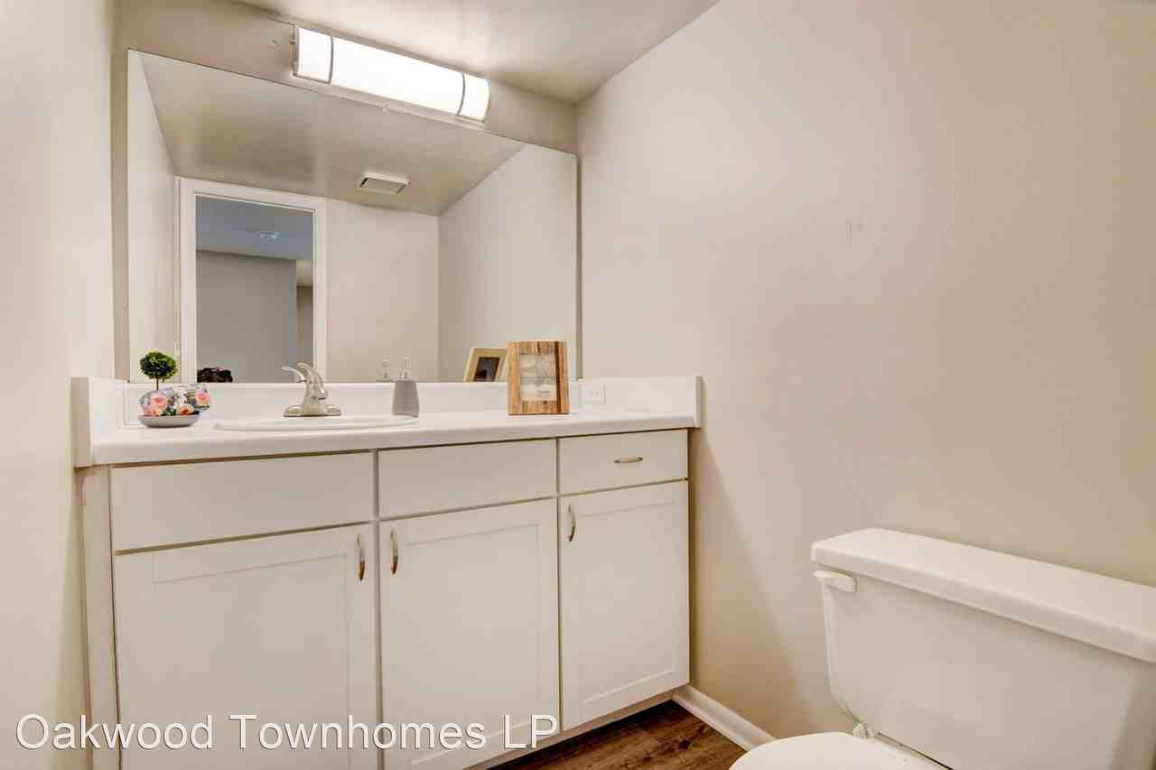 Oakwood Townhomes - Photo 3 of 21