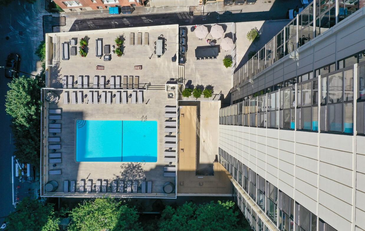 65 E Scott St - Photo 7 of 14