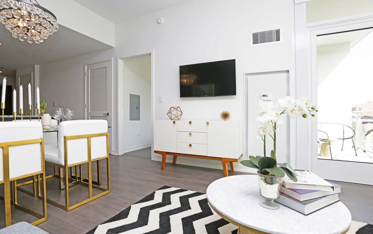 750 N Hudson Ave #1-1 - Photo 5 of 35