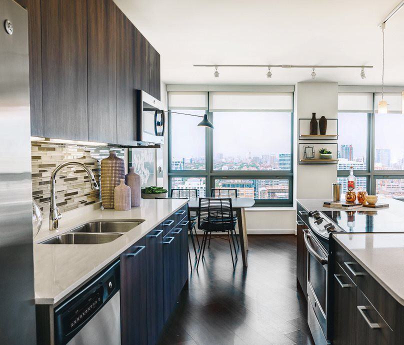 360 W Hubbard St #2-2