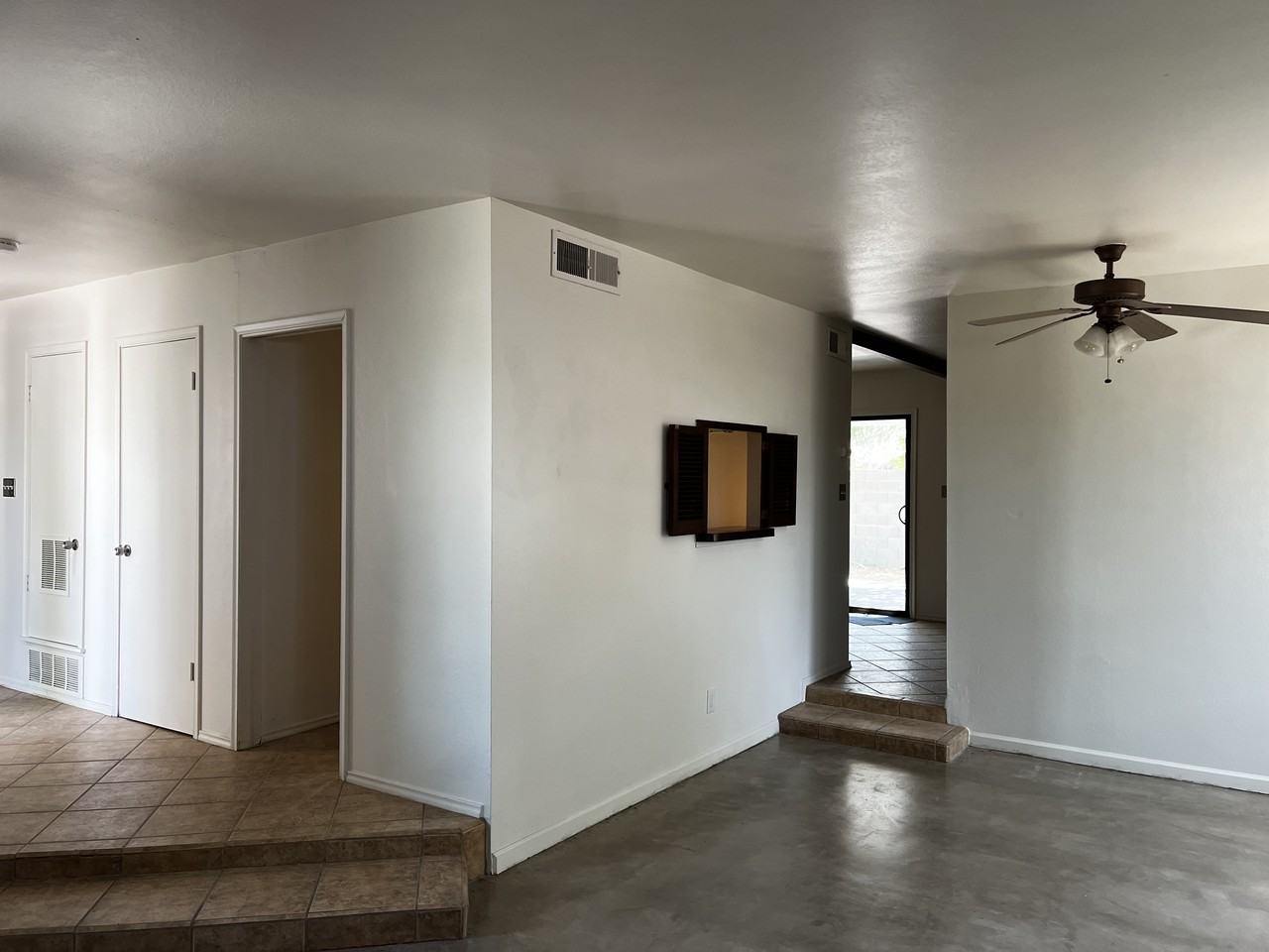 425 E Balboa Dr - Photo 3 of 21