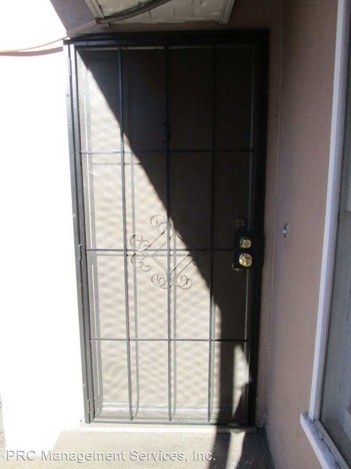 5223 Auckland Avenue - Photo 3 of 16