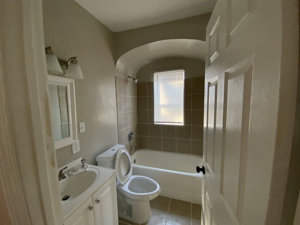 6128 Otto Ave - Photo 3 of 6