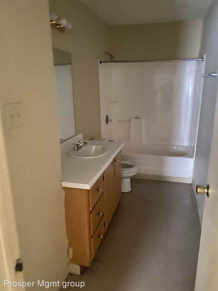 Myrtle Apartments - Photo 2 of 10