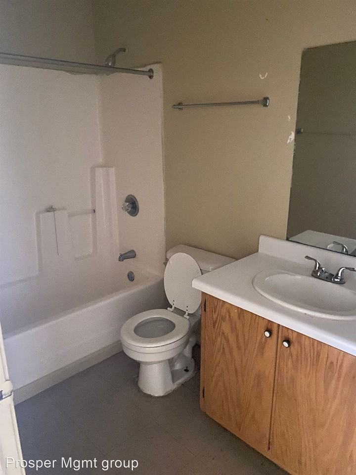 Myrtle Apartments - Photo 3 of 10